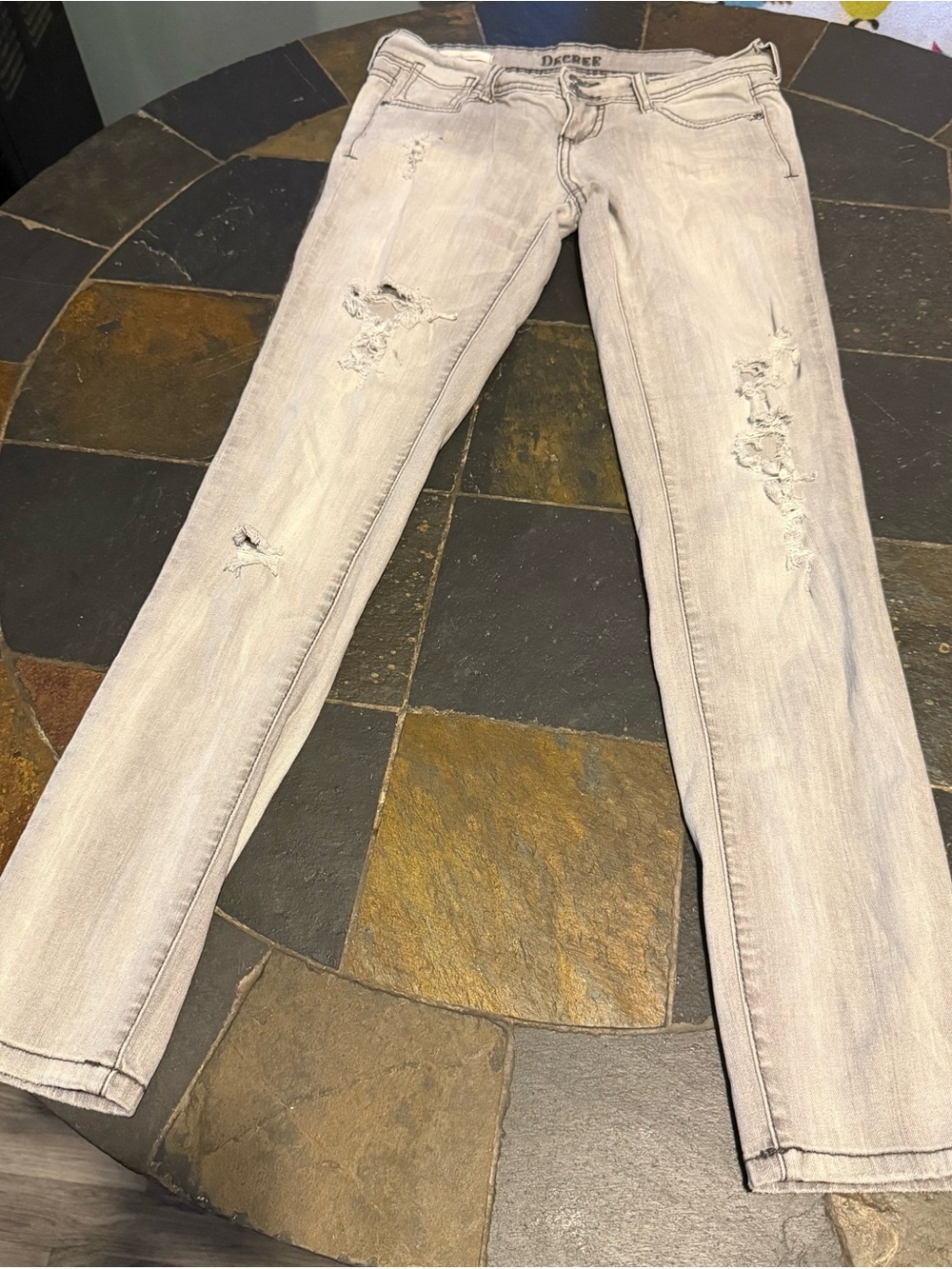 Decree Women's Light Gray Distressed Skinny Jeans